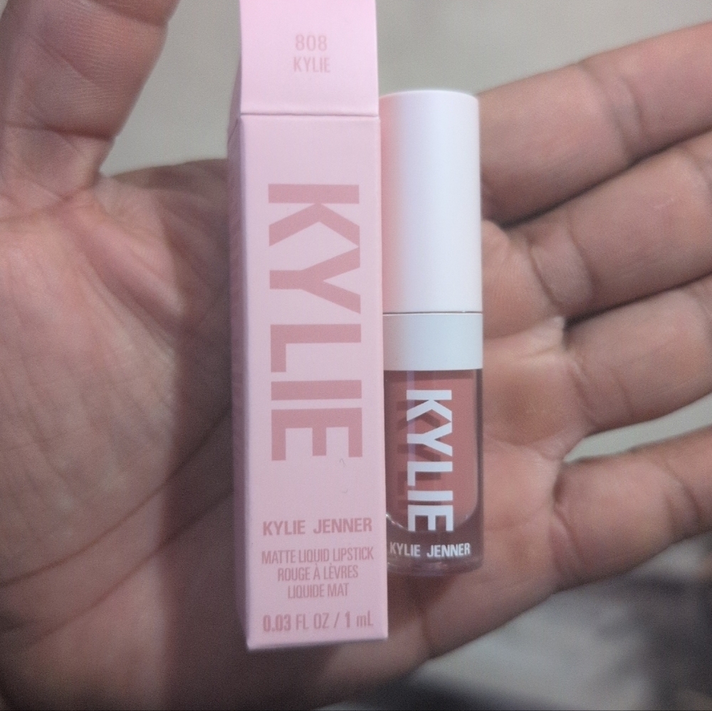 Kylie Cosmetics Matte Liquid Lipstick - 808 Kylie